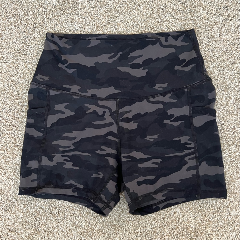 Amazon Sunzel black camo biker shorts size medium
